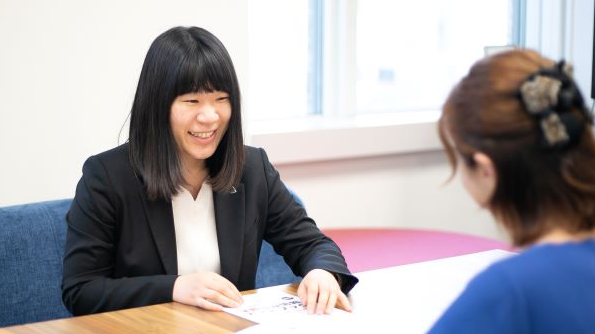 スタッフ情報 東京支店 小山 夏実 株式会社アスカ